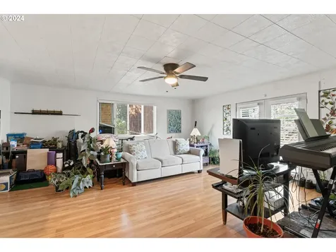 4033 Camellia Street Springfield OR 97478