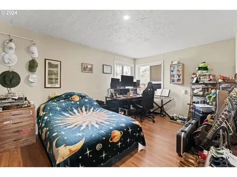 4033 Camellia Street Springfield OR 97478