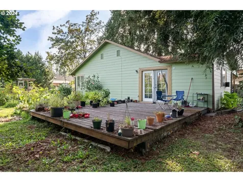 4033 Camellia Street Springfield OR 97478