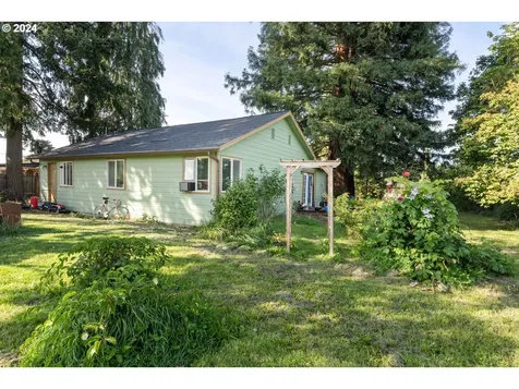 4033 Camellia Street Springfield OR 97478