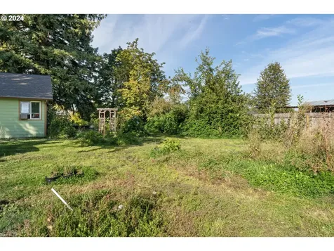 4033 Camellia Street Springfield OR 97478