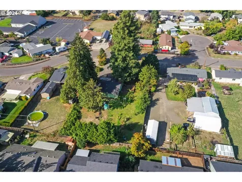4033 Camellia Street Springfield OR 97478