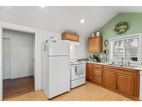 4033 Camellia Street Springfield OR 97478