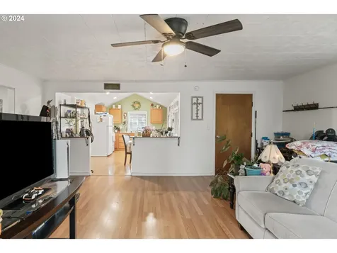 4033 Camellia Street Springfield OR 97478