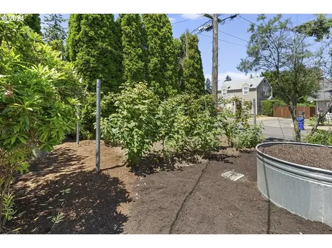 6020 NE Milton Street Portland OR 97213