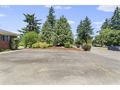 6020 NE Milton Street Portland OR 97213