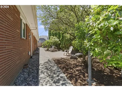 6020 NE Milton Street Portland OR 97213