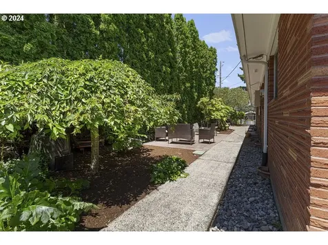 6020 NE Milton Street Portland OR 97213