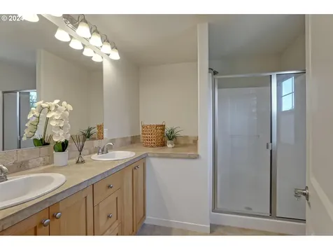 11740 Nw Cedar Falls Drive Portland OR 97229