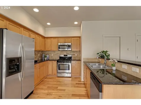 11740 Nw Cedar Falls Drive Portland OR 97229