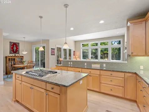 11694 Se Aerie Crescent Road Happy Valley OR 97086