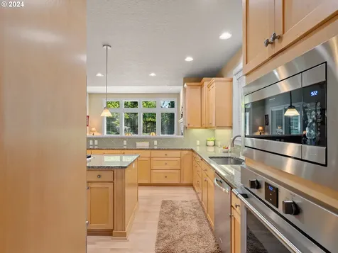 11694 Se Aerie Crescent Road Happy Valley OR 97086