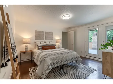 9921 SW 30th Avenue Portland OR 97219