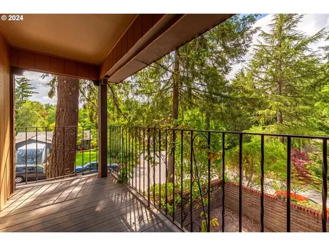 9921 SW 30th Avenue Portland OR 97219