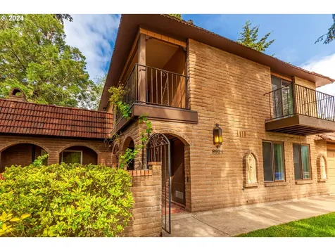 9921 SW 30th Avenue Portland OR 97219