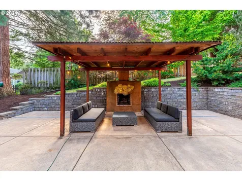 9921 SW 30th Avenue Portland OR 97219