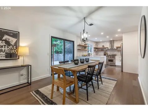 9921 SW 30th Avenue Portland OR 97219