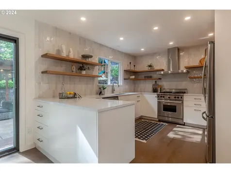 9921 SW 30th Avenue Portland OR 97219