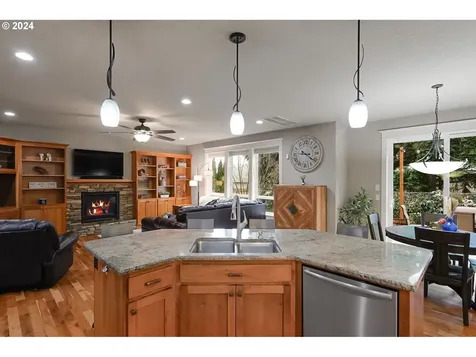 2032 Chapman Hill Drive Nw Salem OR 97304