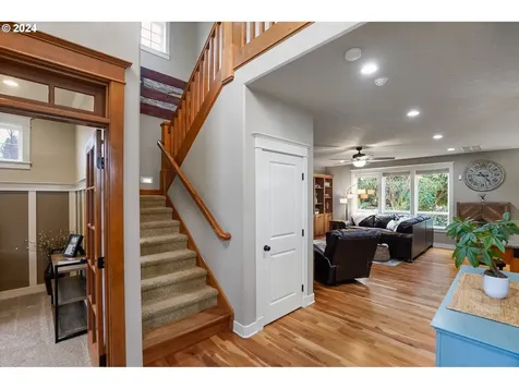 2032 Chapman Hill Drive Nw Salem OR 97304