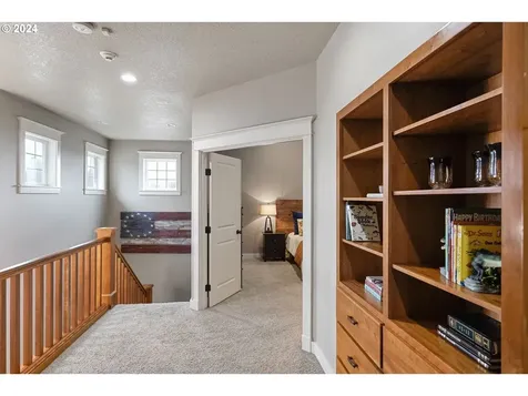 2032 Chapman Hill Drive Nw Salem OR 97304