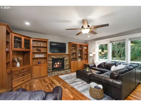 2032 Chapman Hill Drive Nw Salem OR 97304