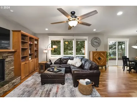 2032 Chapman Hill Drive Nw Salem OR 97304