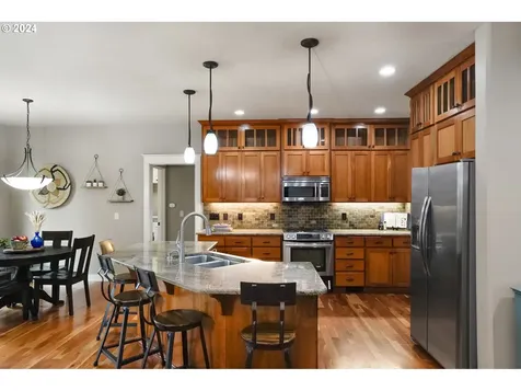 2032 Chapman Hill Drive Nw Salem OR 97304