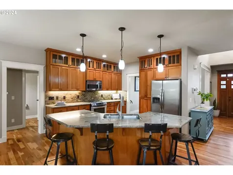 2032 Chapman Hill Drive Nw Salem OR 97304
