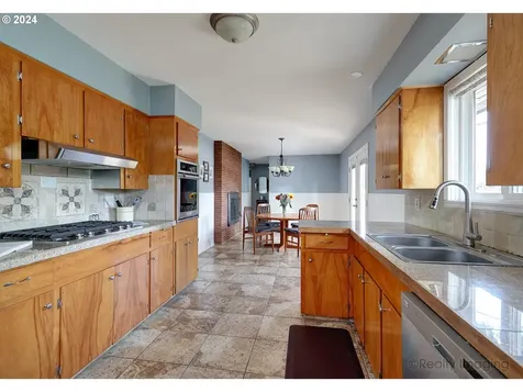 1540 NE 128th Avenue Portland OR 97230