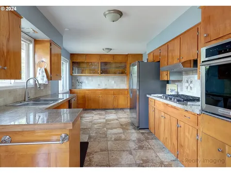 1540 NE 128th Avenue Portland OR 97230