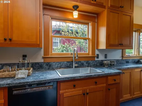 2955 NE 58th Avenue Portland OR 97213