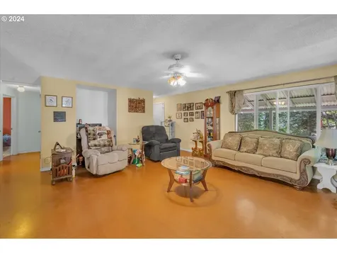 31101 Pond Drive Scappoose OR 97056