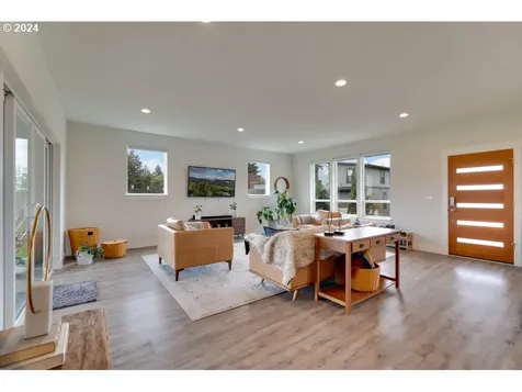 1036 Multnomah Road Hood River OR 97031