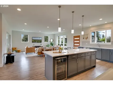 1036 Multnomah Road Hood River OR 97031
