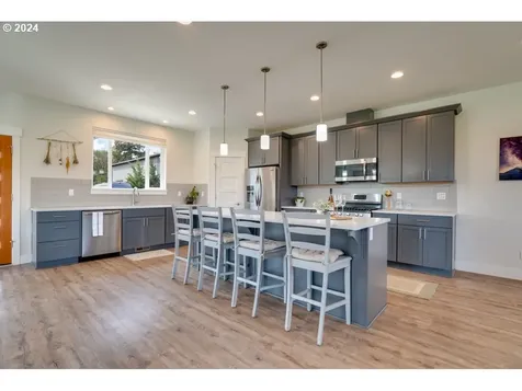 1036 Multnomah Road Hood River OR 97031