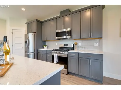 1036 Multnomah Road Hood River OR 97031