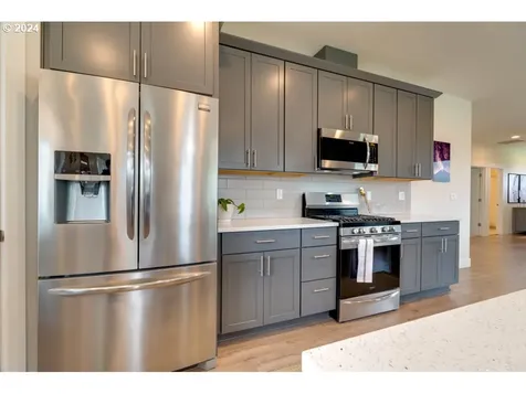 1036 Multnomah Road Hood River OR 97031