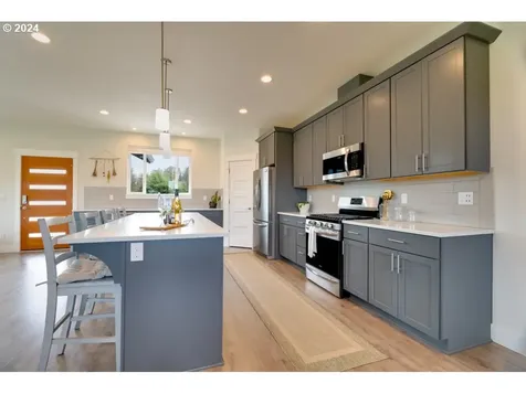 1036 Multnomah Road Hood River OR 97031