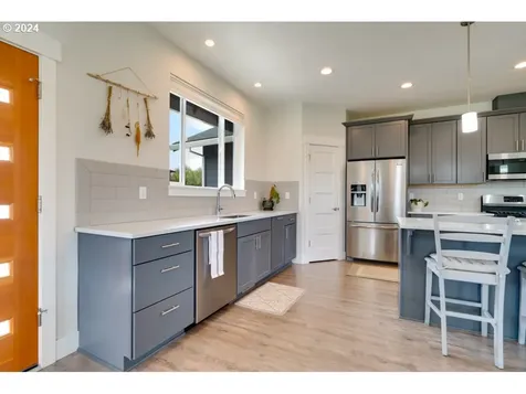 1036 Multnomah Road Hood River OR 97031