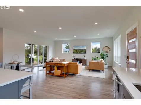 1036 Multnomah Road Hood River OR 97031