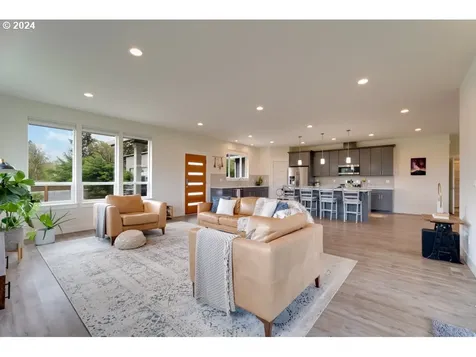 1036 Multnomah Road Hood River OR 97031