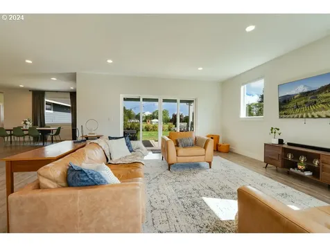 1036 Multnomah Road Hood River OR 97031