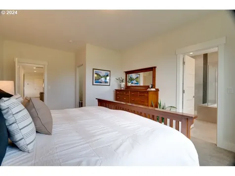 1036 Multnomah Road Hood River OR 97031