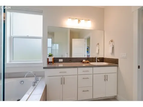 1036 Multnomah Road Hood River OR 97031
