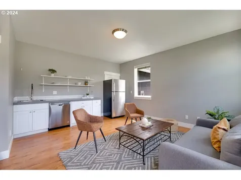 1036 Multnomah Road Hood River OR 97031
