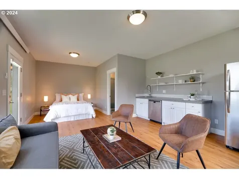 1036 Multnomah Road Hood River OR 97031