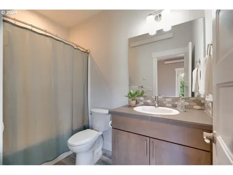 1036 Multnomah Road Hood River OR 97031