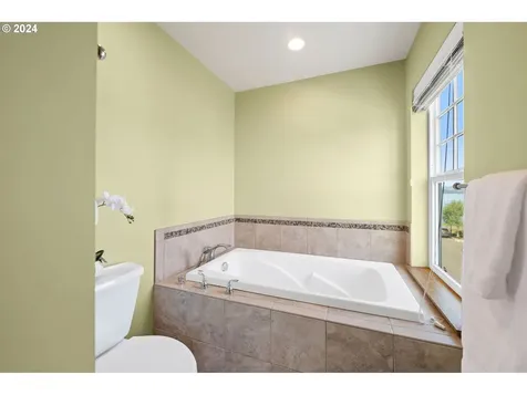 255 29th Street Astoria OR 97103
