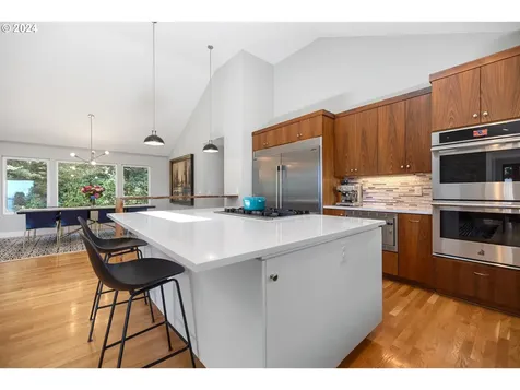 1234 SW 57th Avenue Portland OR 97221